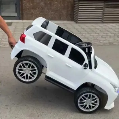 Детский электромобиль