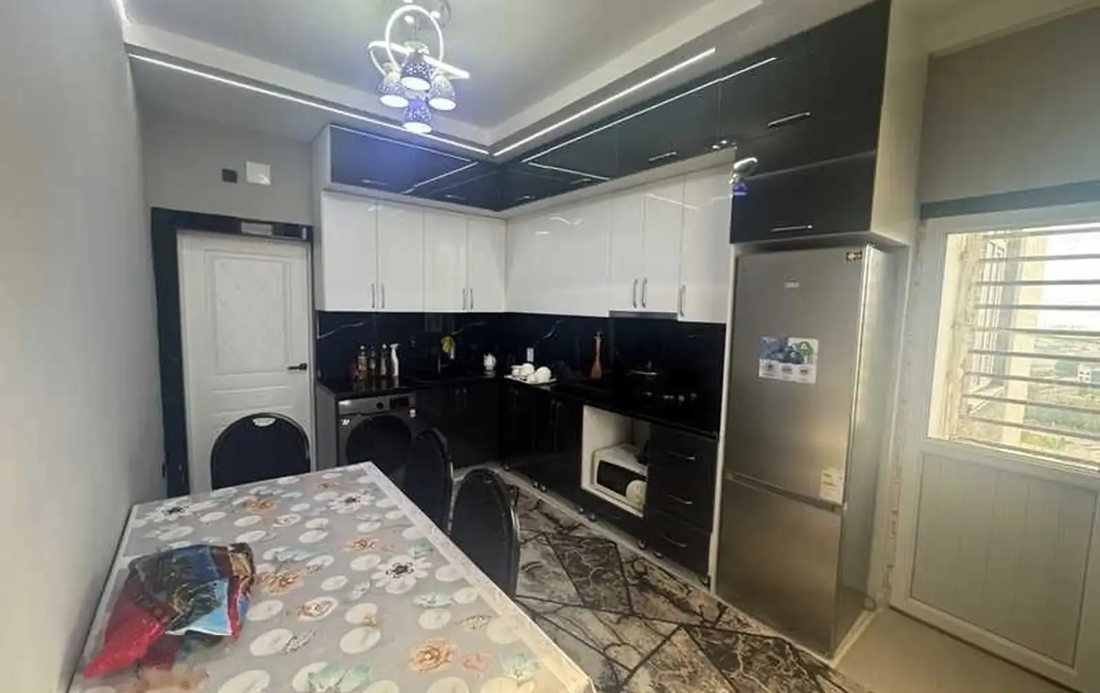 2-комн. квартира, 14 этаж, 70м², Фирдавси