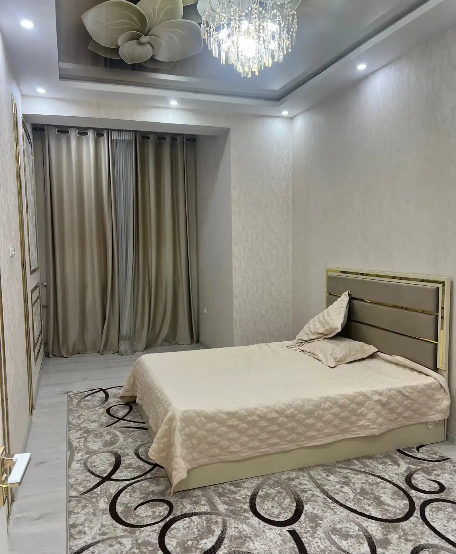 2-комн. квартира, 12 этаж, 80м², домпечат, Хусейнзода 7 пушти доми шохпалас ру па руи ТЦ ситора