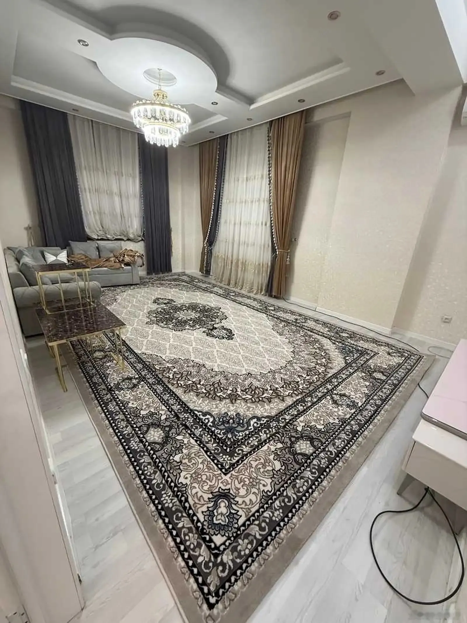 3-комн. квартира, 2 этаж, 150м², мойкаи малика