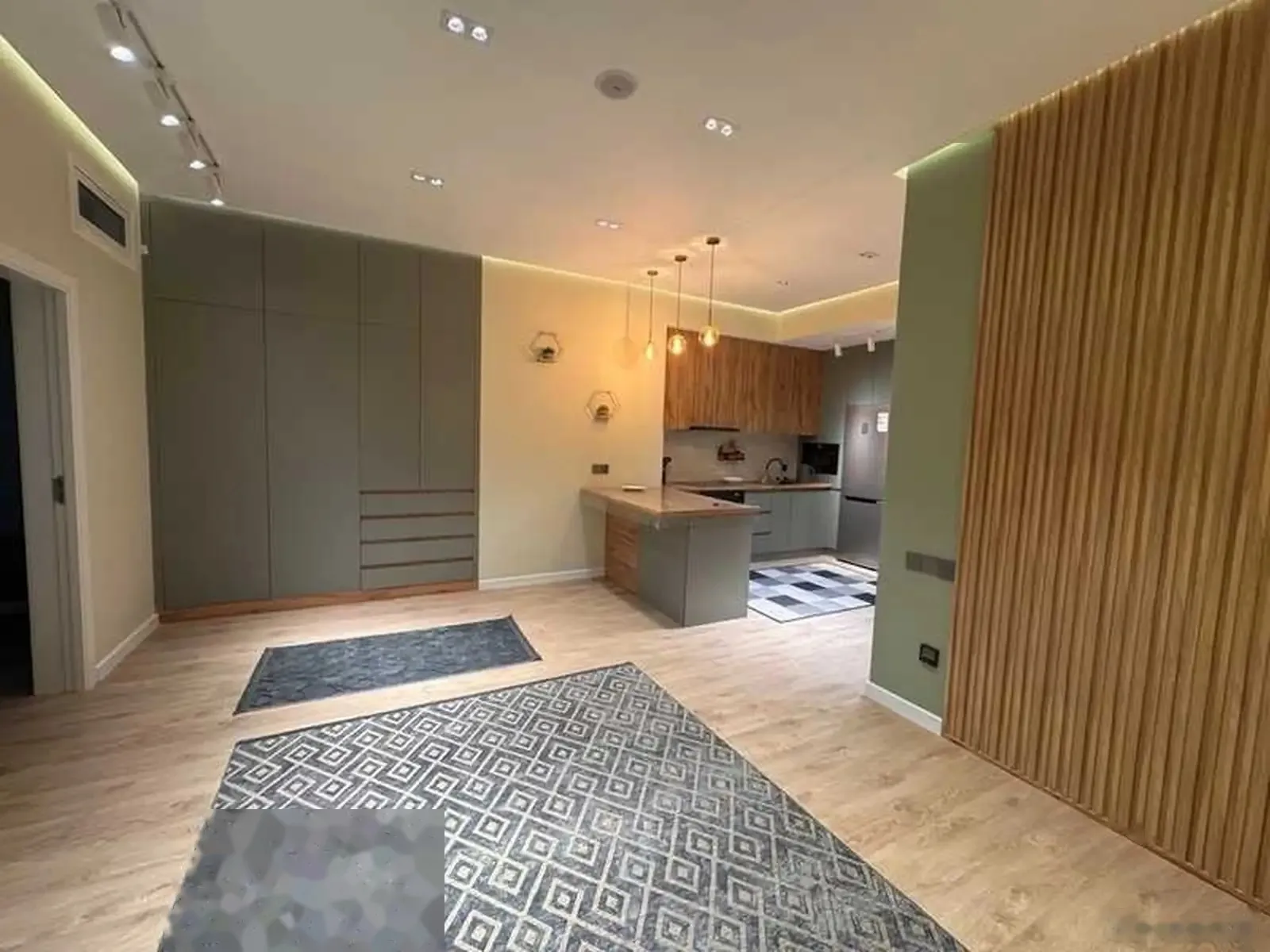 2-комн. квартира, 17 этаж, 65м², пайкар, голубой экран