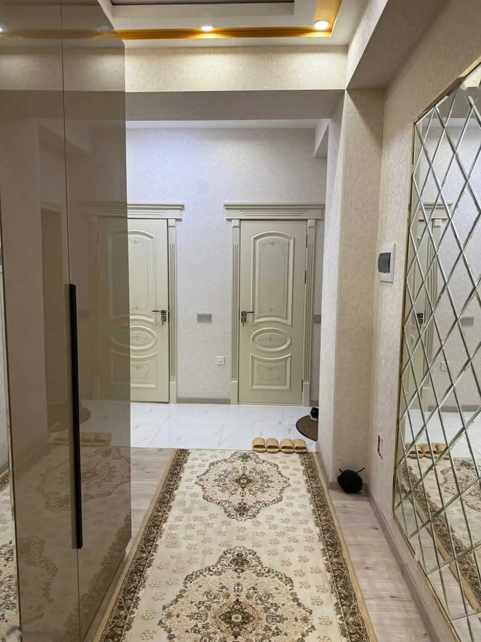 2-комн. квартира, 12 этаж, 80м², голубой экран