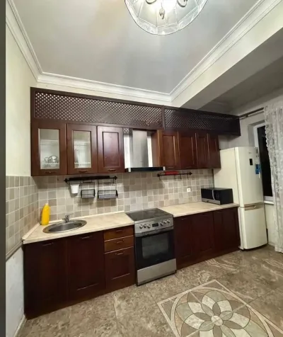 3-комн. квартира, 2 этаж, 100м², Сино