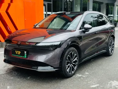 Zeekr 7X, 2025