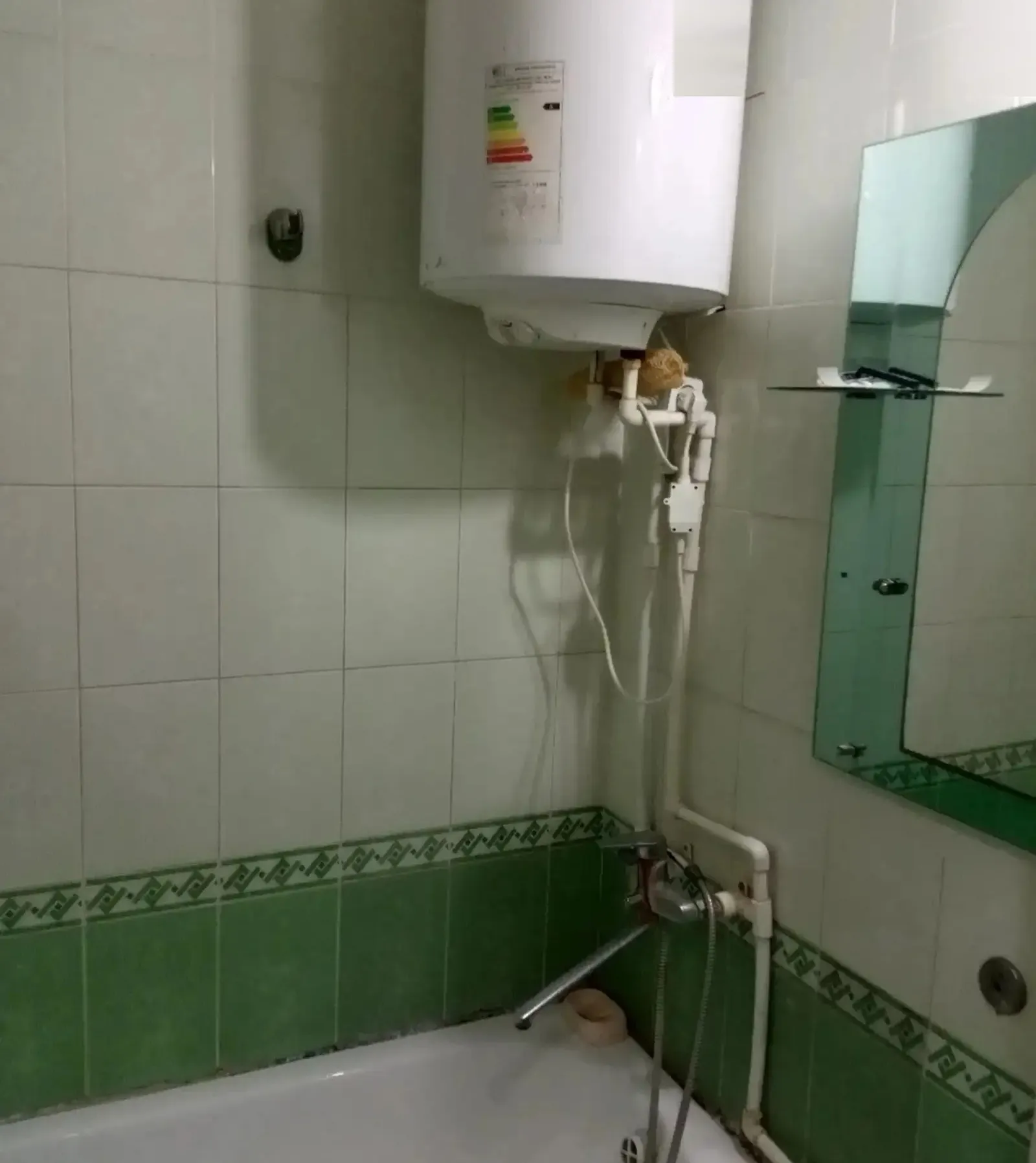 4-комн. квартира, 1 этаж, 80м², 8 мкр