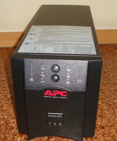 Источник бесперебойного питания АРС 750 Smart