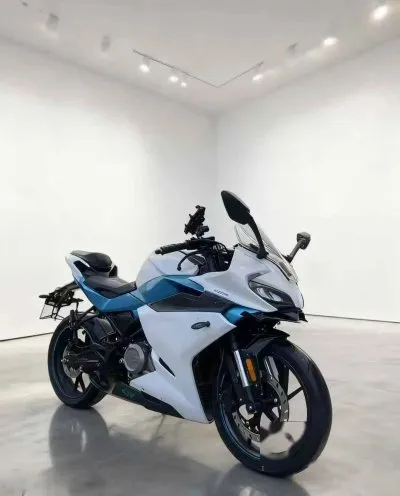 Мотоцикл CFMoto SR