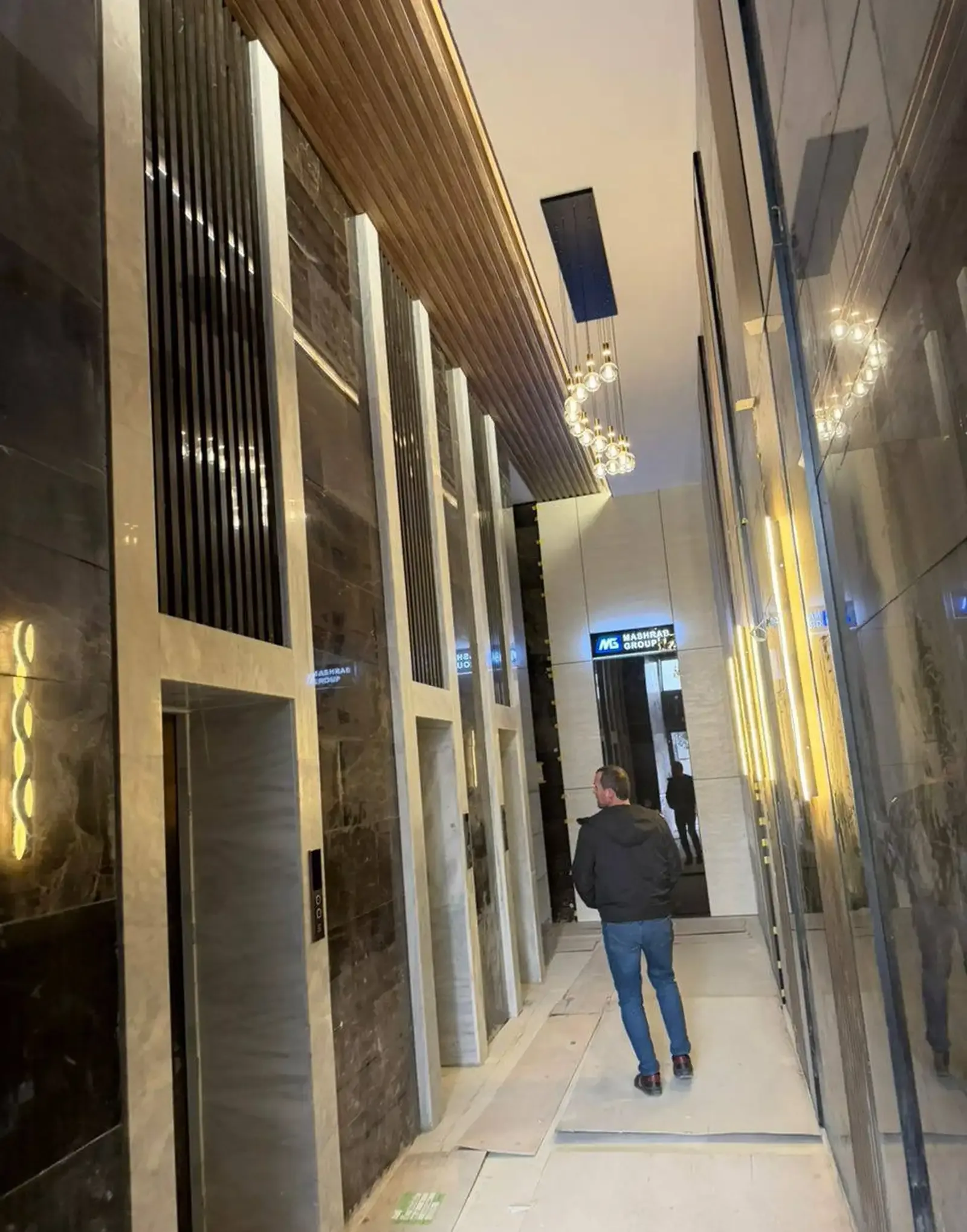3-комн. квартира, 19 этаж, 122 м², Фирдавси Автоцентр