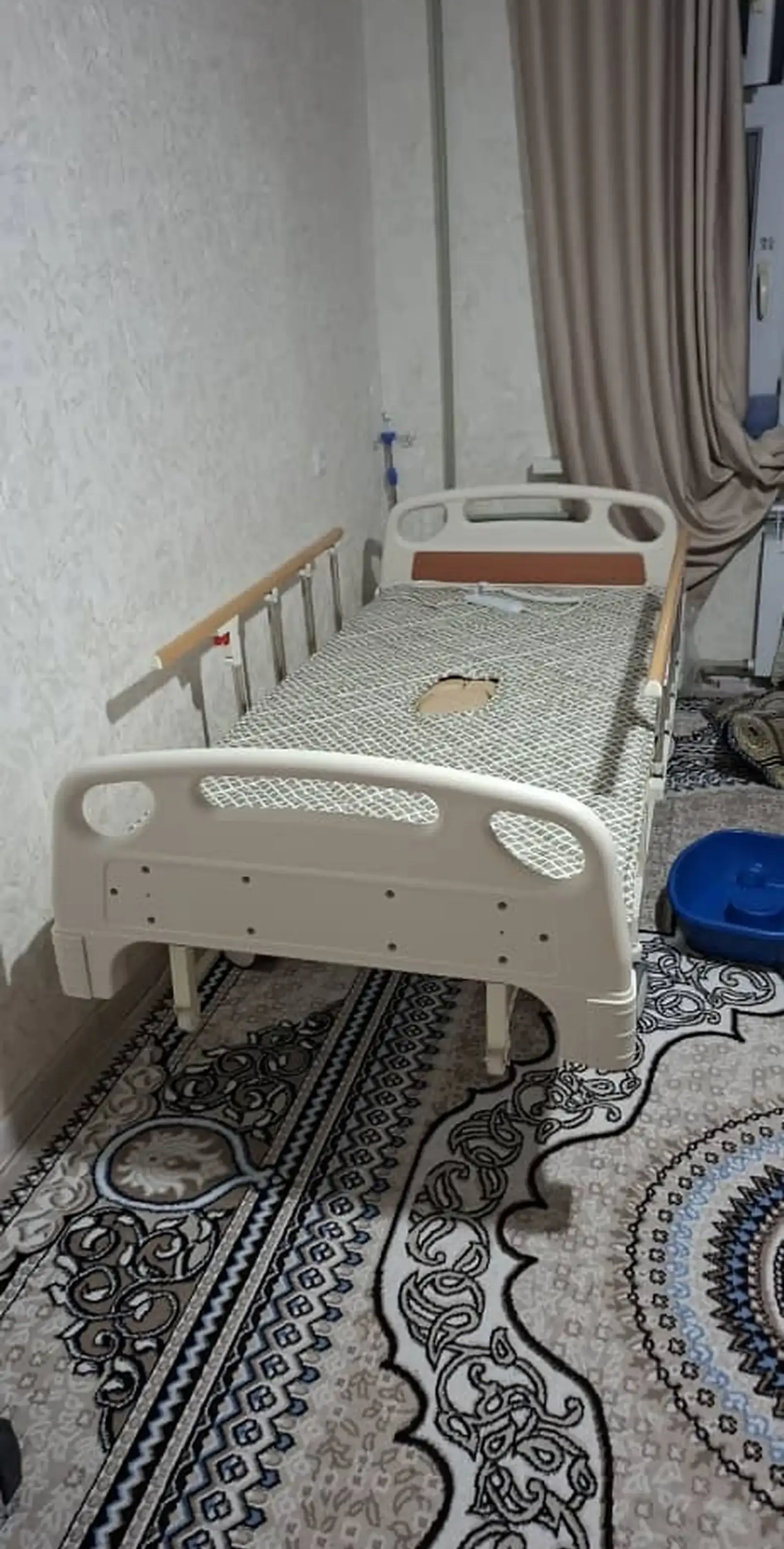 Кровать медицинский