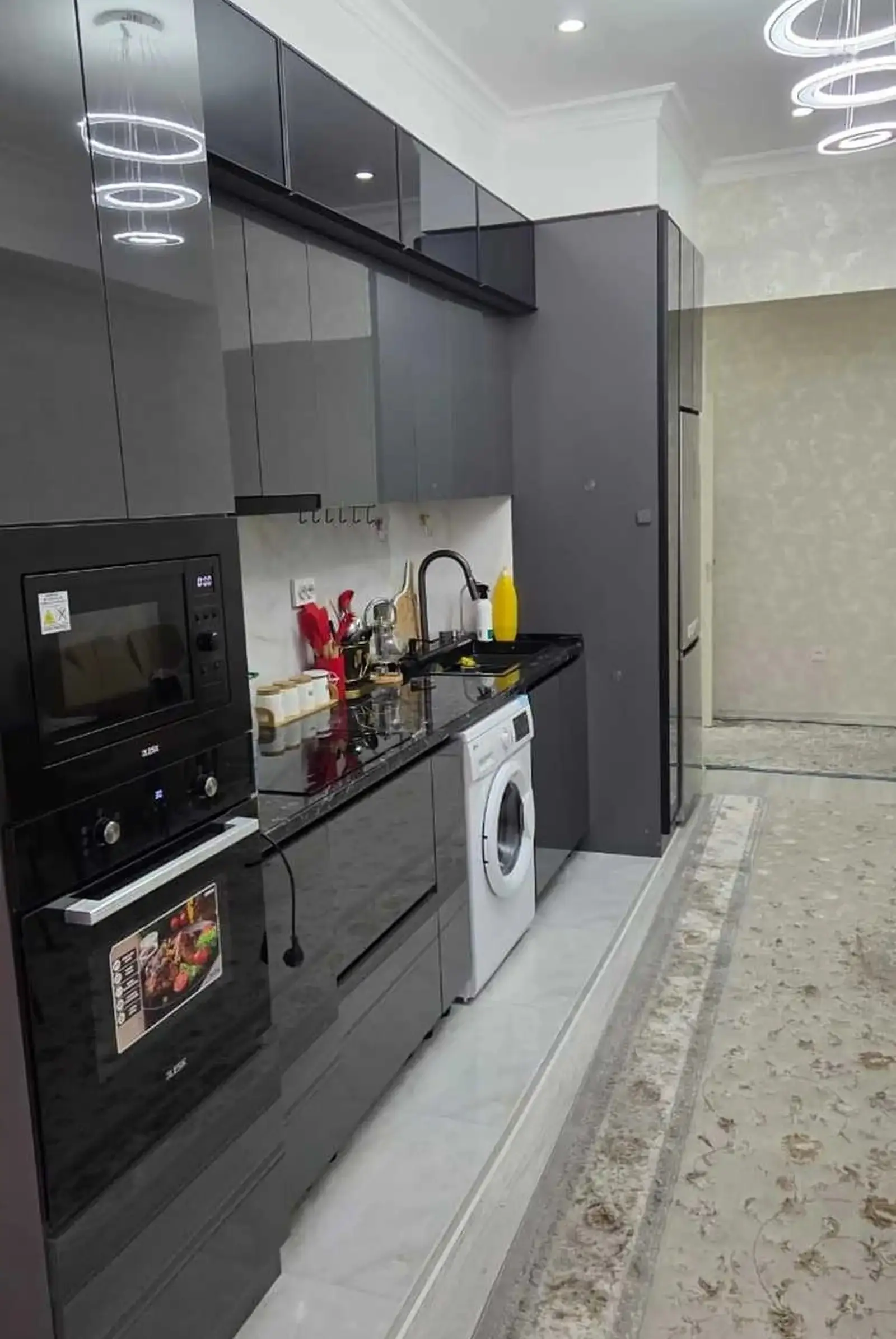 2-комн. квартира, 10 этаж, 70м², Шохмансур