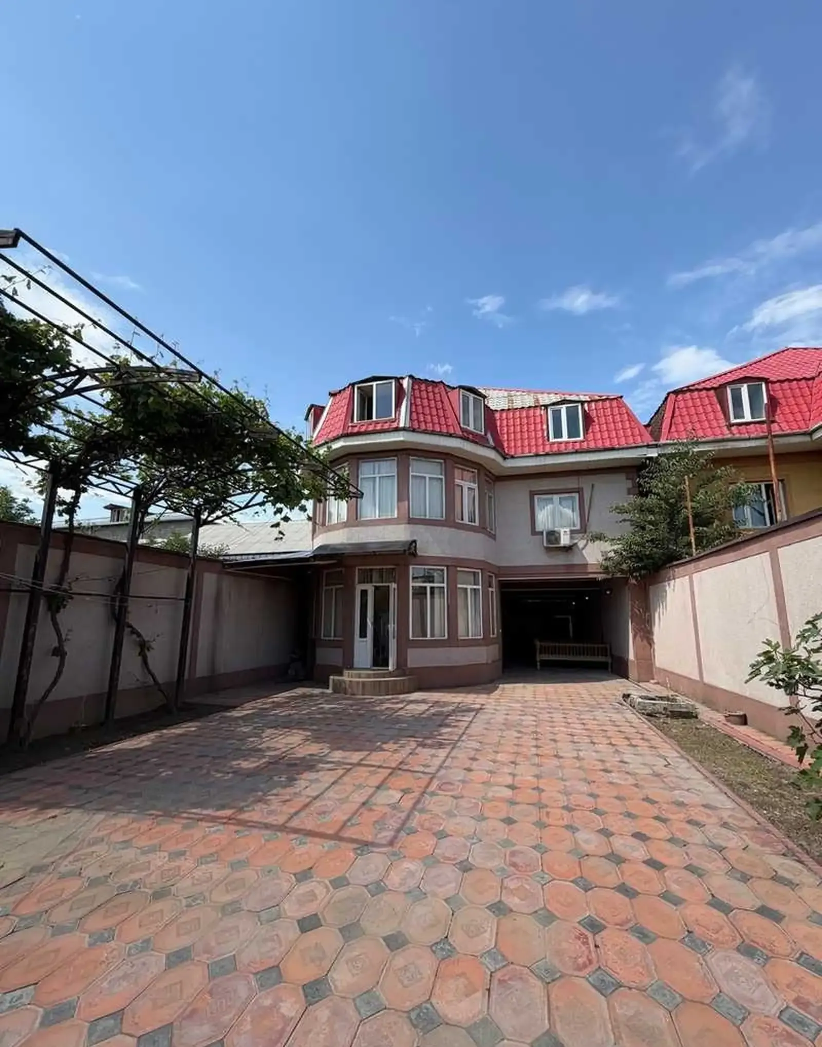 2-этажный, 8 комнатный дом, 415 м², Фирдавси