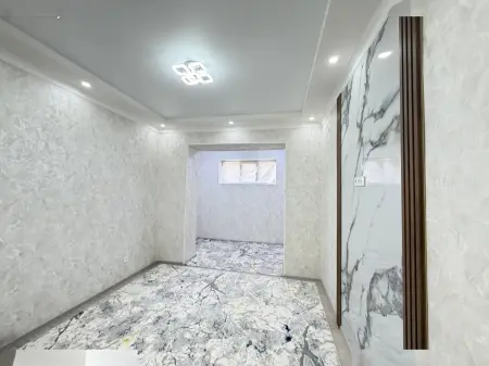 2-комн. квартира, Цокольный этаж, 68 м², 8 мкр — миниатюра 3