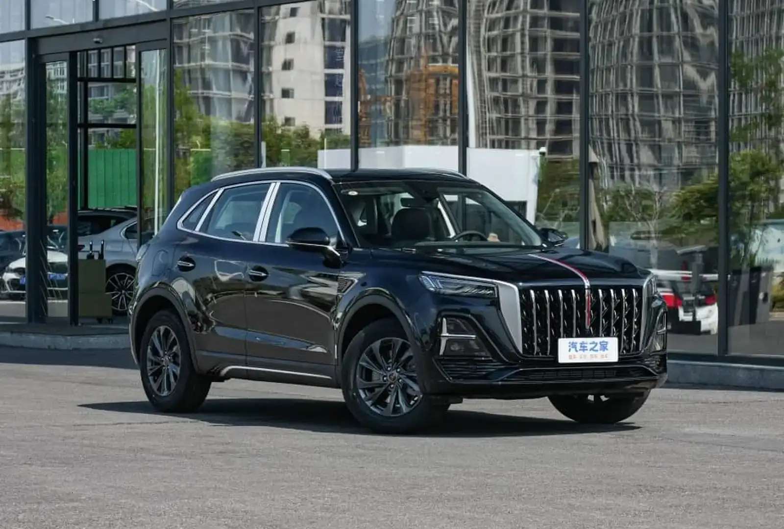 Hongqi HS5,