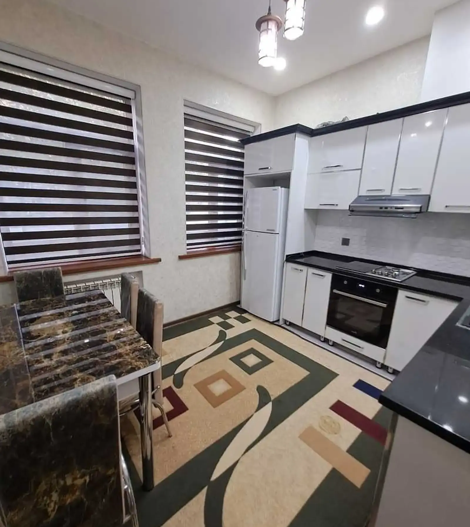 3-комн. квартира, 1 этаж, 100м², Сино