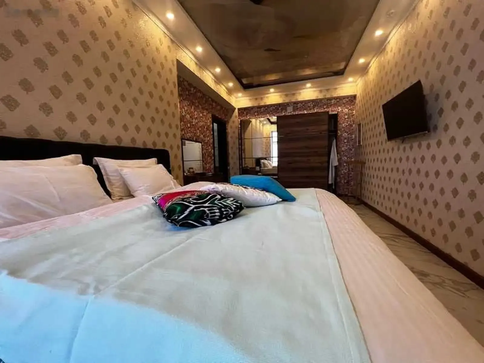 1-комн. квартира, 17 этаж, 75 м², ОВИР