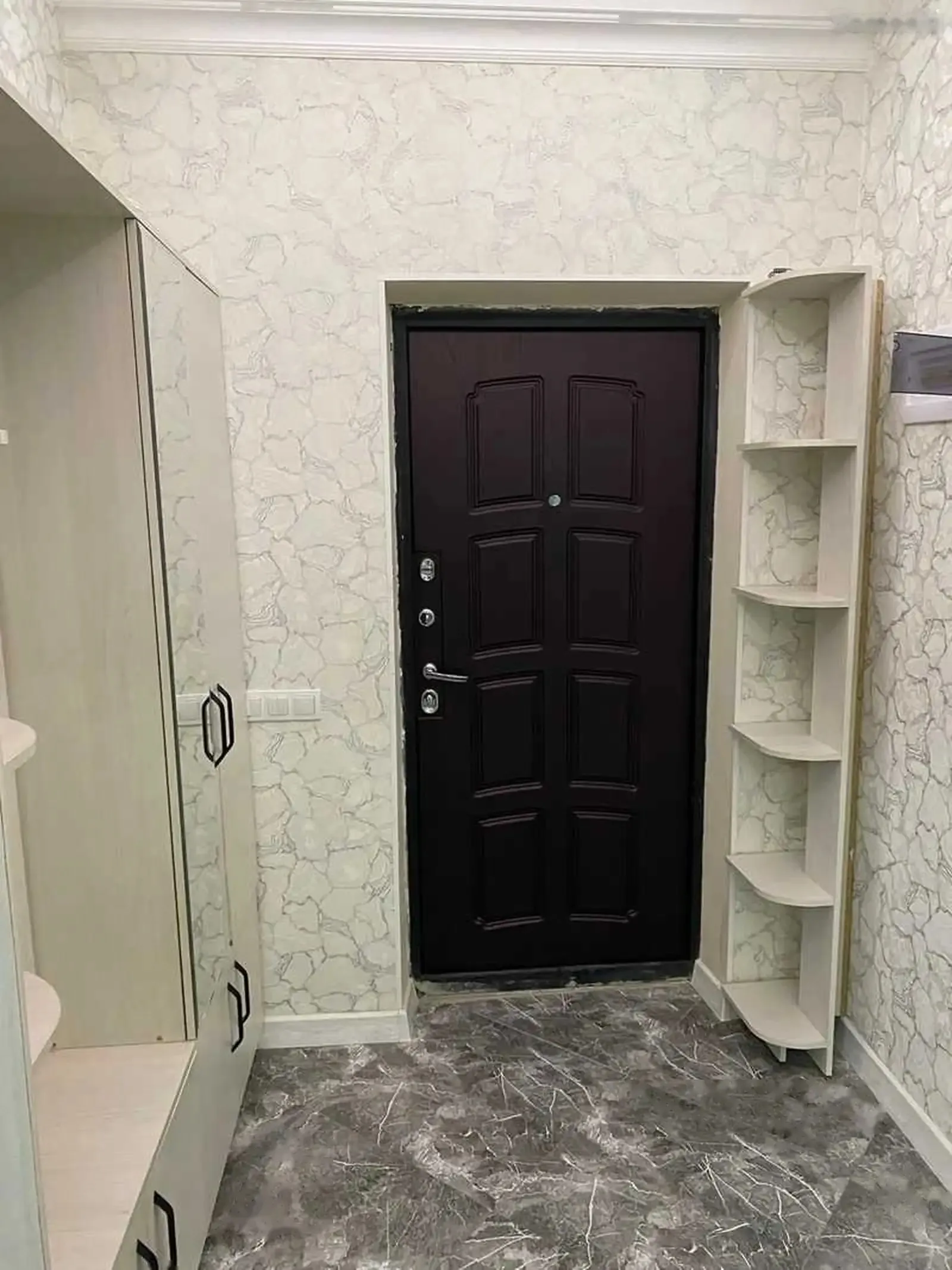 2-комн. квартира, 11 этаж, 52м², бари Гранд отел