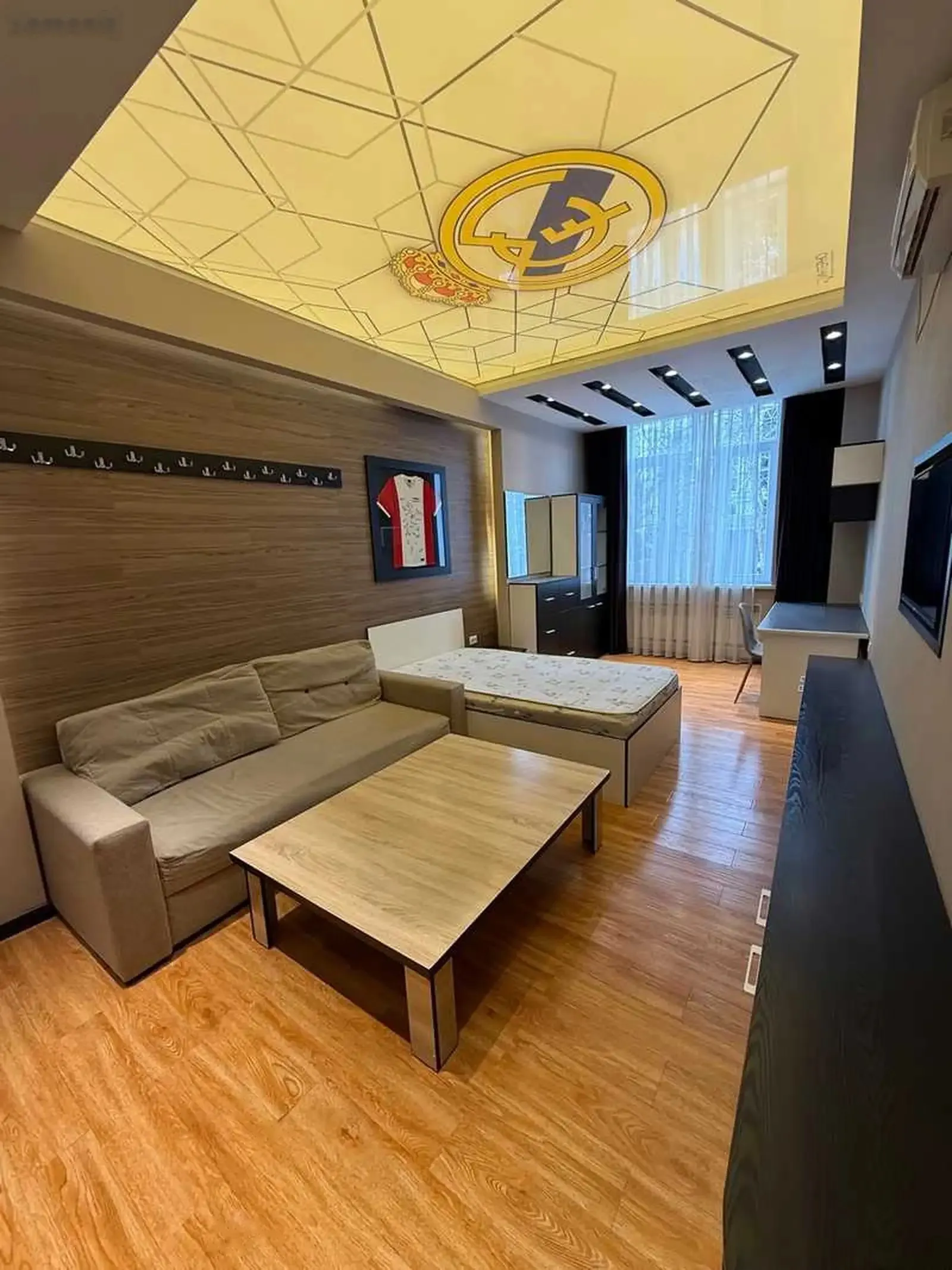 4-к квартира, 3 этаж, 140 м², шохмансур