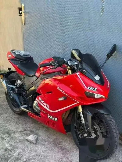 Мотоцикл Ducati 400 на заказ