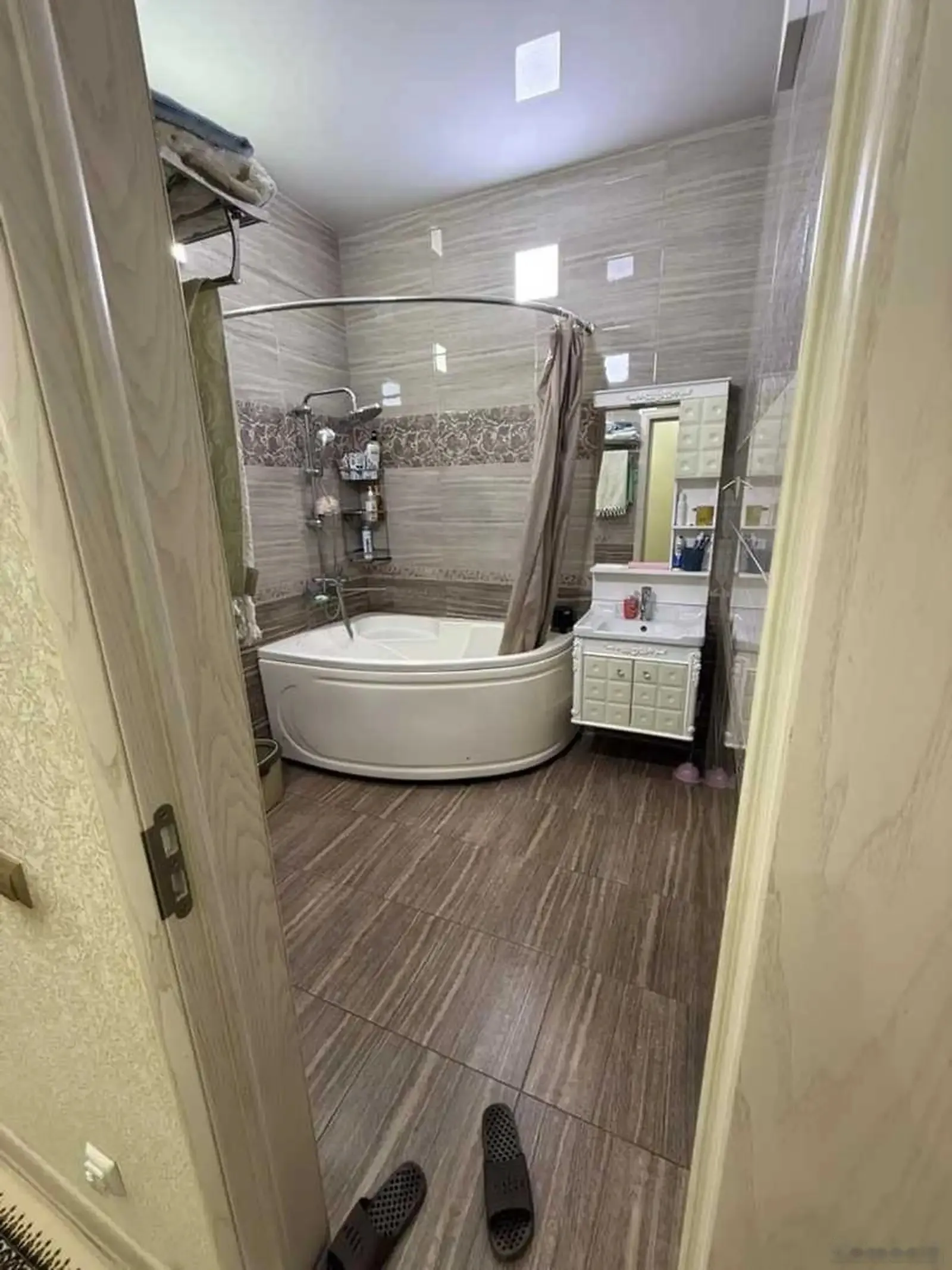 3-комн. квартира, 8 этаж, 150м², Исмоил Сомони