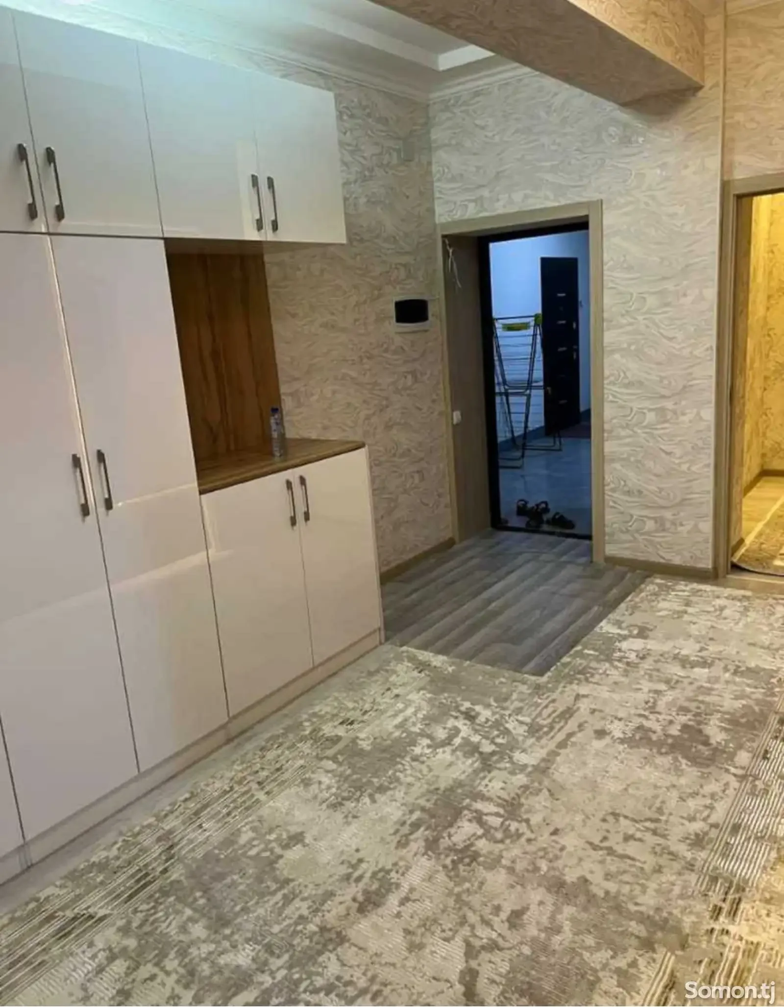 2-комн. квартира, 13 этаж, 81м², Голубой экран