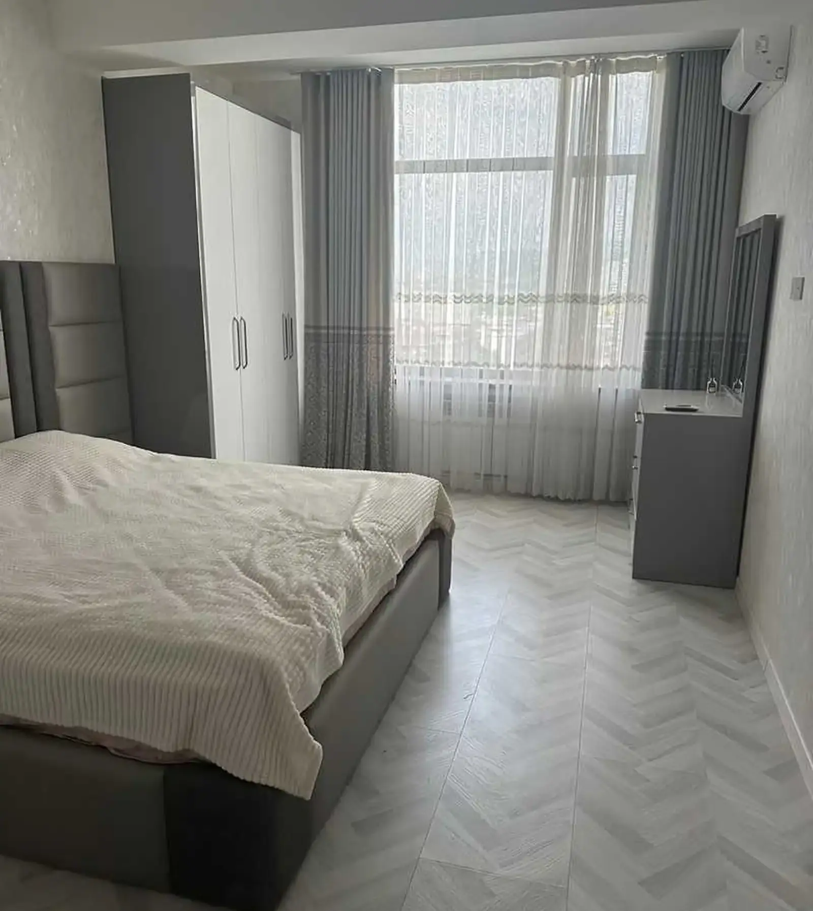 3-комн. квартира, 13 этаж, 150м², Исмоили Сомонӣ /Спартак доми Ёвар/