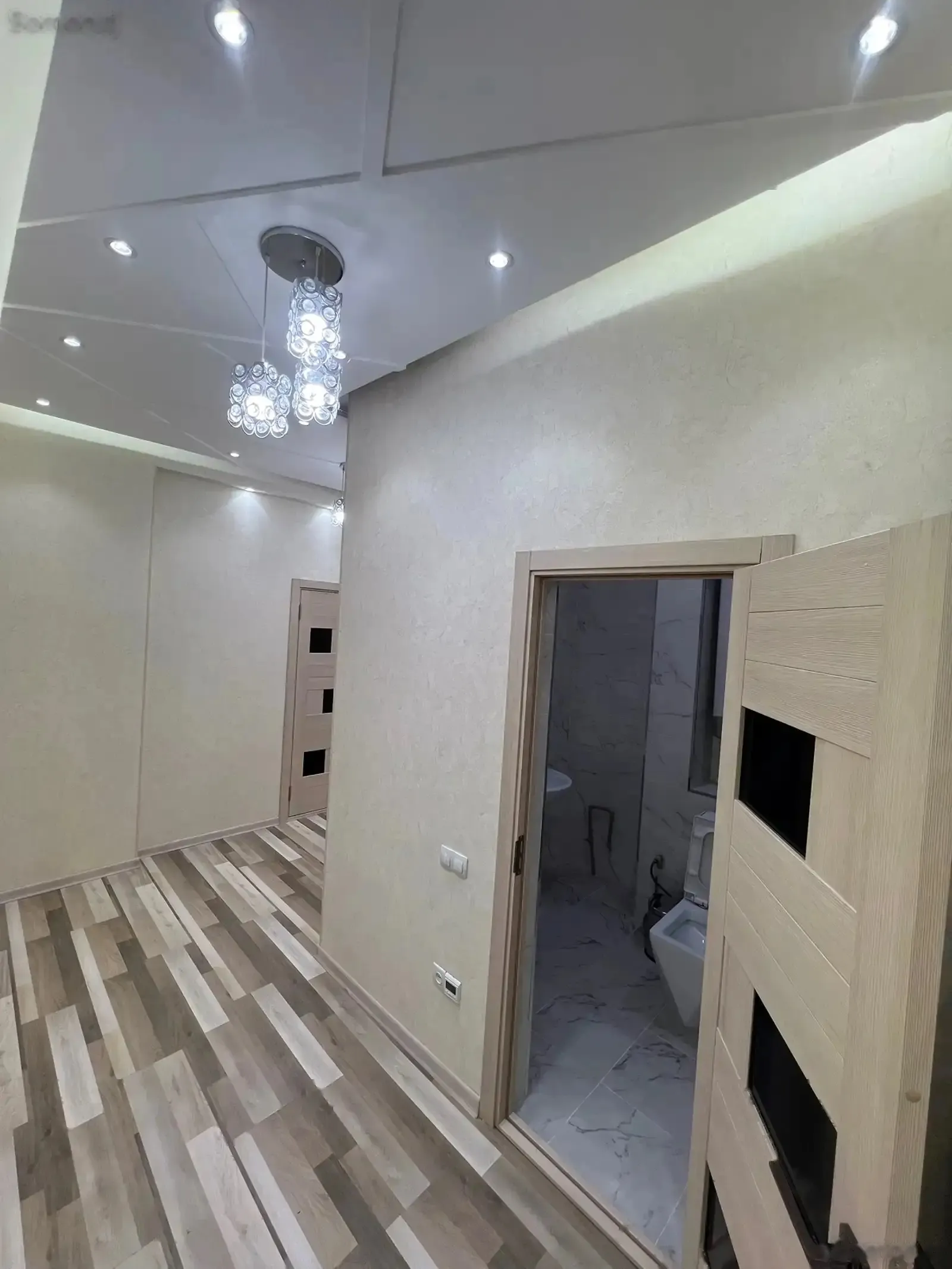 2-комн. квартира, 4 этаж, 97м², Шестопалов 2/3, ориентир Казинои Саидшох, доми Д/З Би 1 маркет