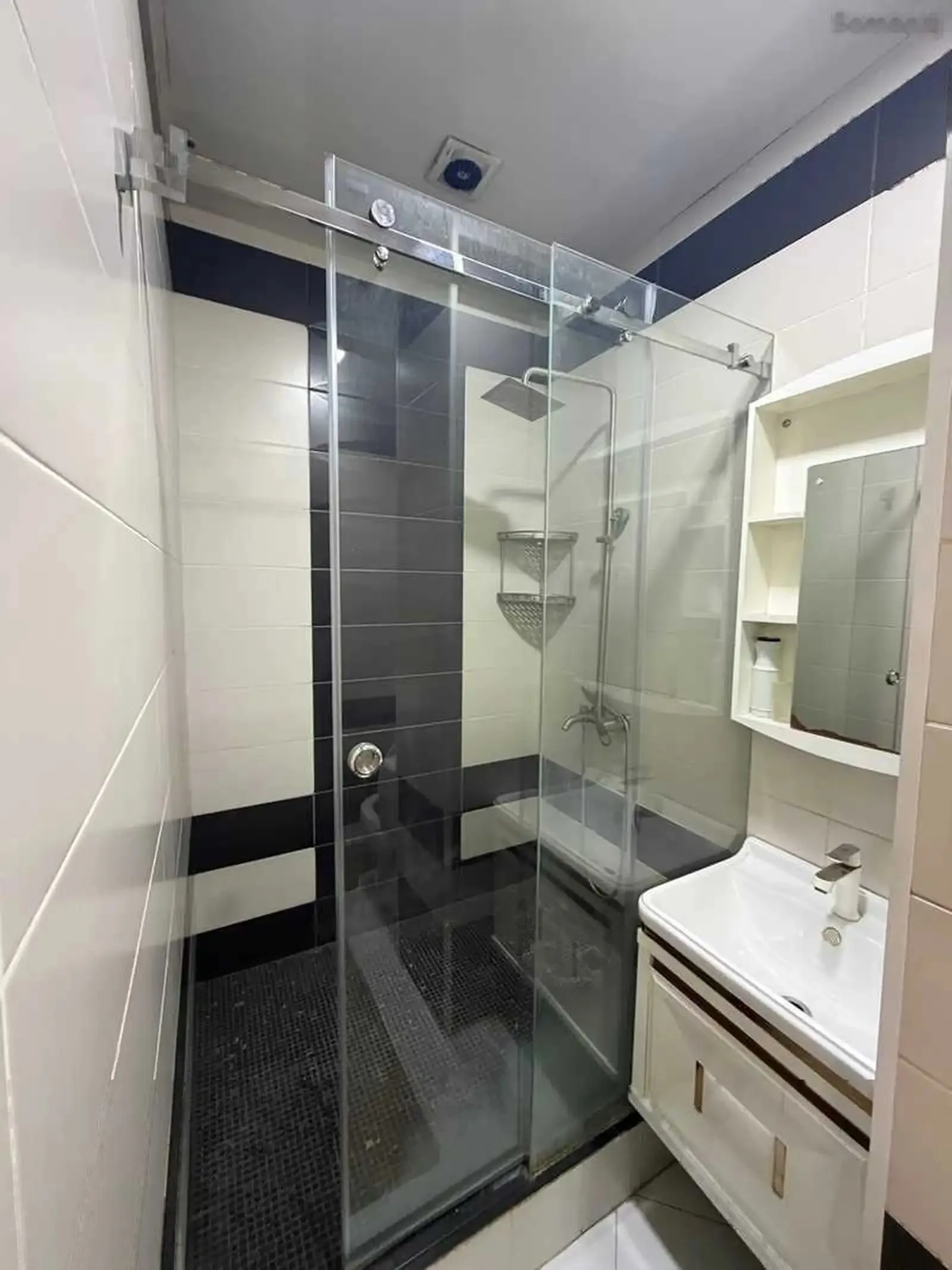 2-комн. квартира, 6 этаж, 64м², Доми Ватан, Садбарг