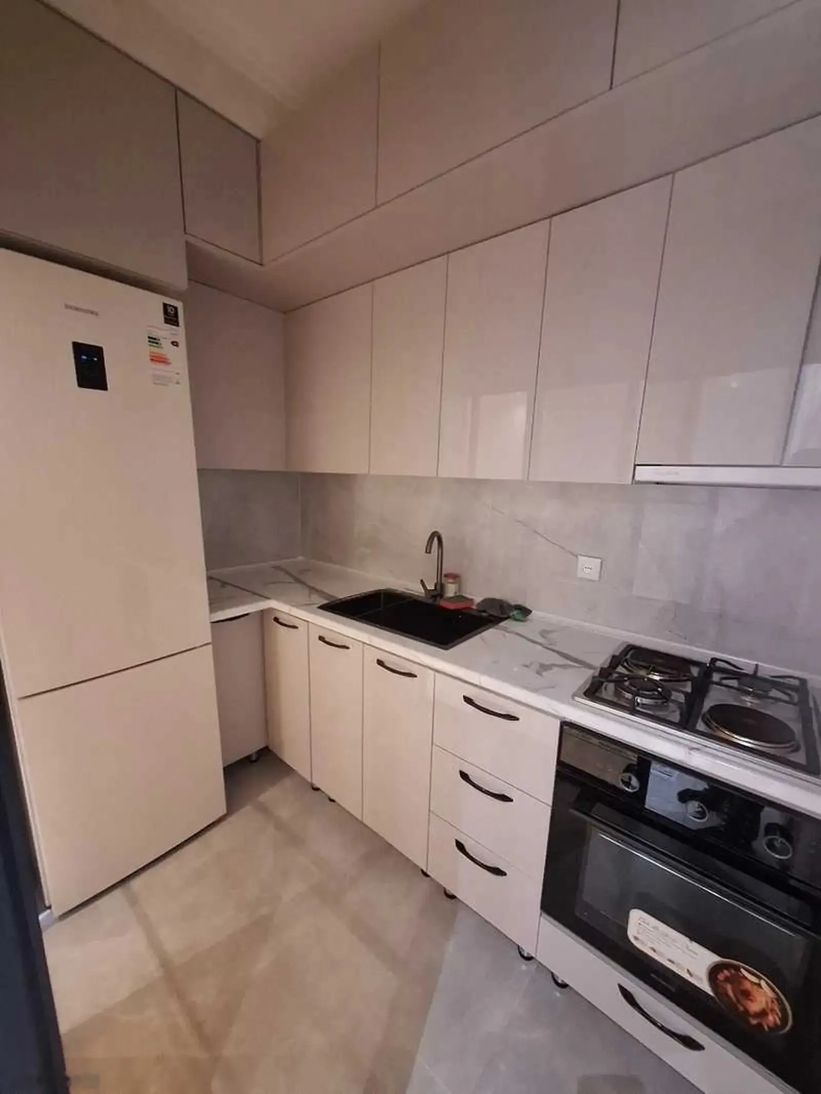 2-комн. квартира, 14 этаж, 62м², Ашан