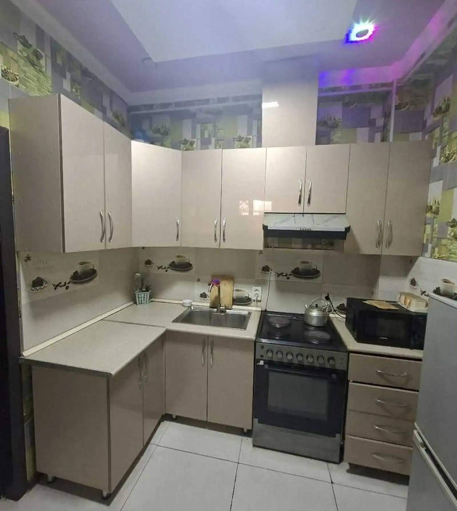 2-комн. квартира, 8 этаж, 50м², 82мкр Караболо