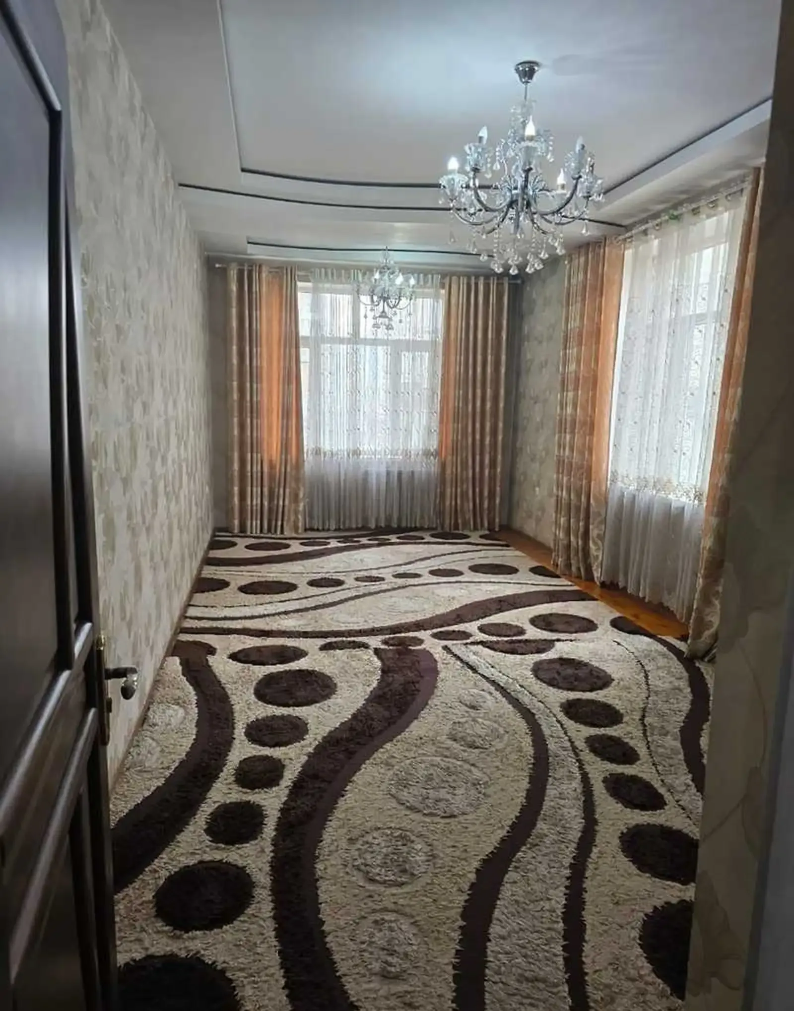 2-комн. квартира, 3 этаж, 80м², Фирдавси