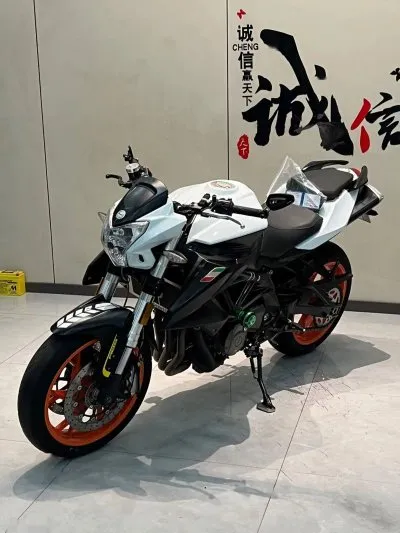 Мотоцикл Benelli 600 сс