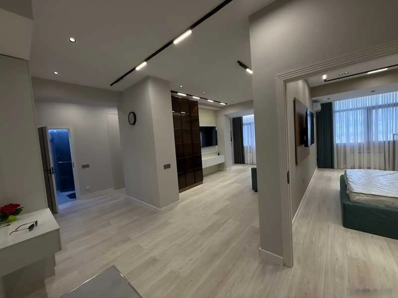 2-комн. квартира, 4 этаж, 80м², Ул.Лоҳутӣ 20,парк А Навоӣ