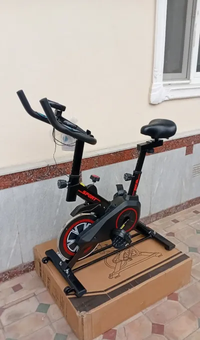 Спортивный велотренажёр