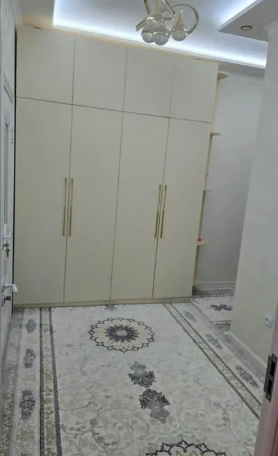 2-комн. квартира, 5 этаж, 70м², Фирдавси