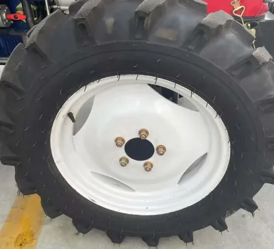 Трактор LF804