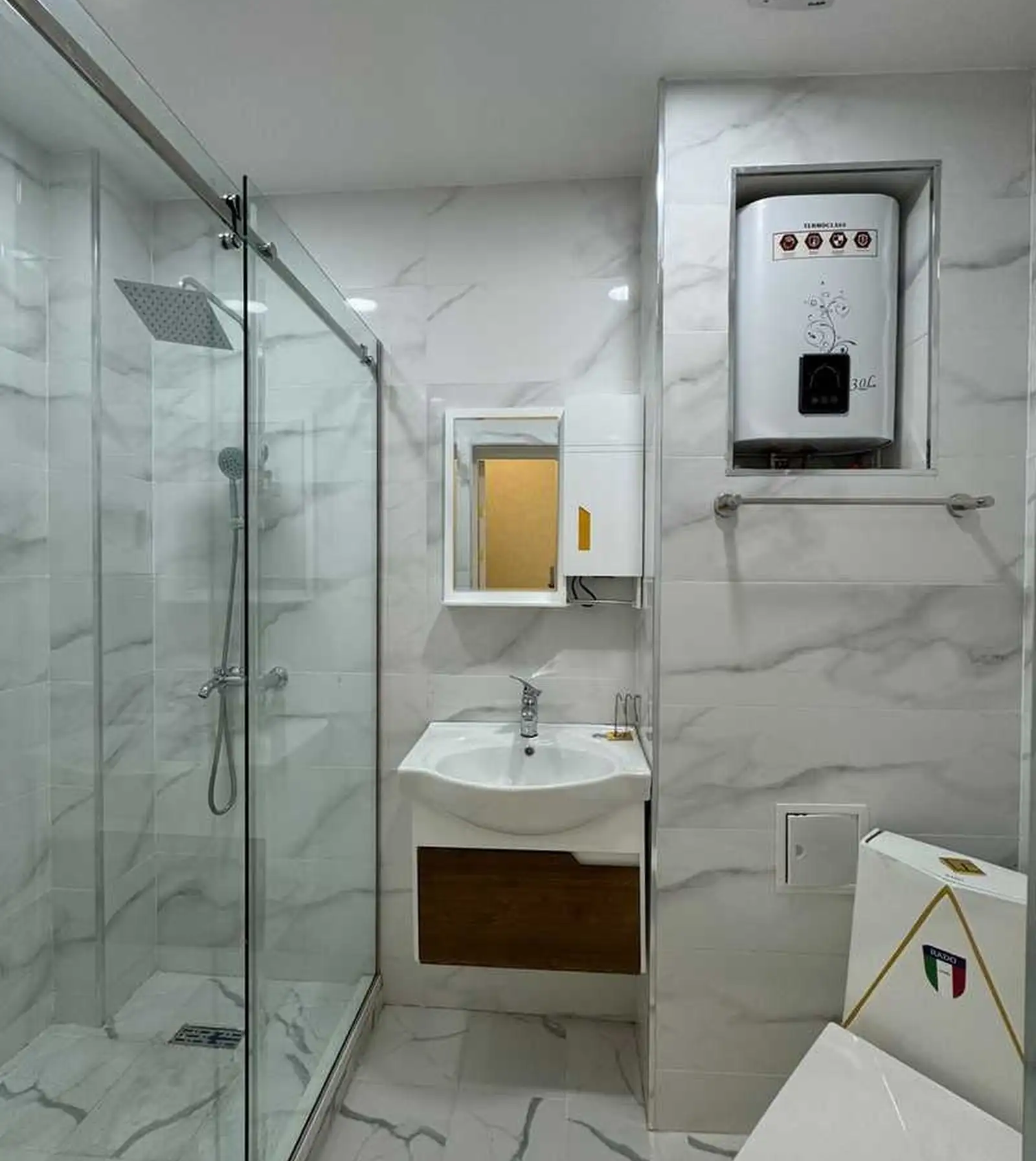 1-комн. квартира, 13 этаж, 60 м², Овир, перекресток Гранд Отель, рядом с Ашан и Хонаи Ман