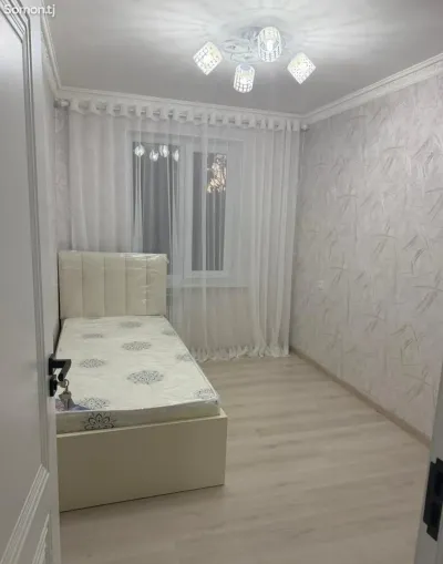 3-комн. квартира, 4 этаж, 68м², Профсоюз, главный Ёвар