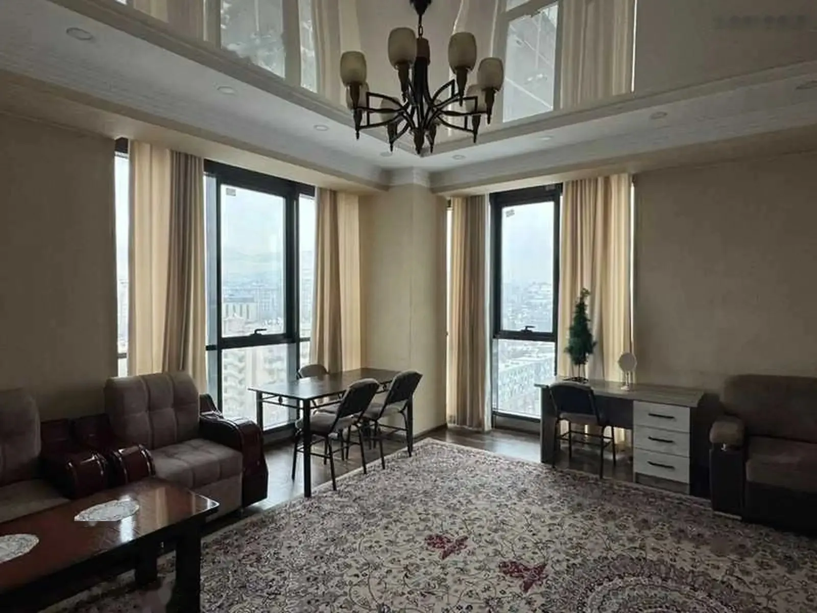 3-комн. квартира, 12 этаж, 125м², Цум