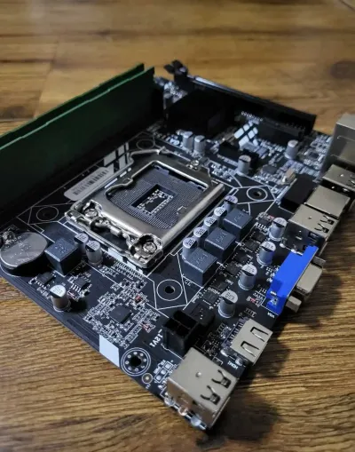 Материнская плата H61 / socket 1155