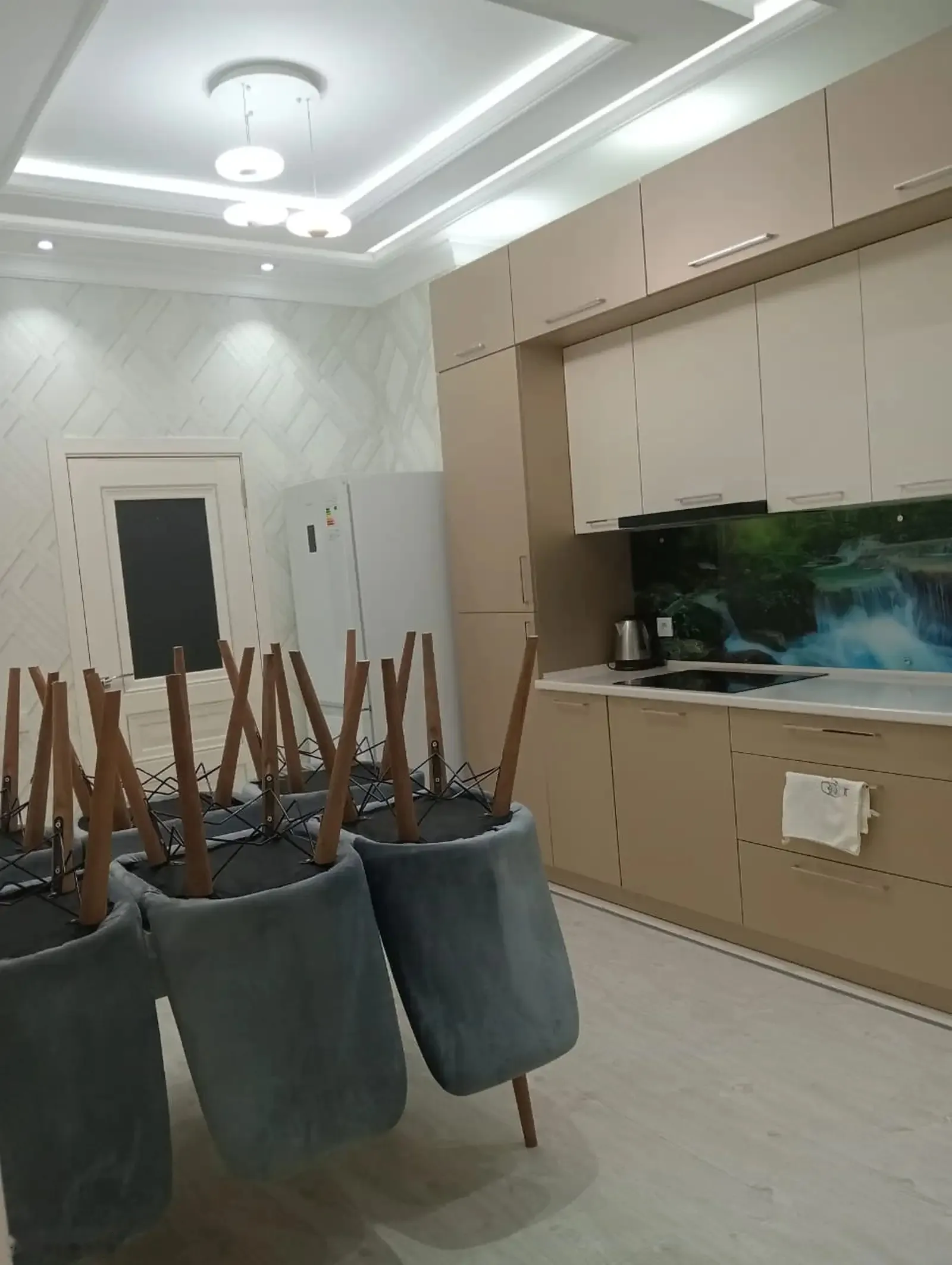 2-комн. квартира, 9 этаж, 90м², бари парламент