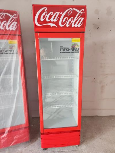 Витринный холодильник