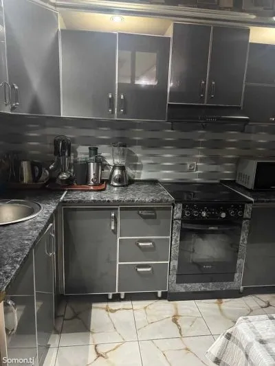 2-комн. квартира, 4 этаж, 77м², 112 мкр