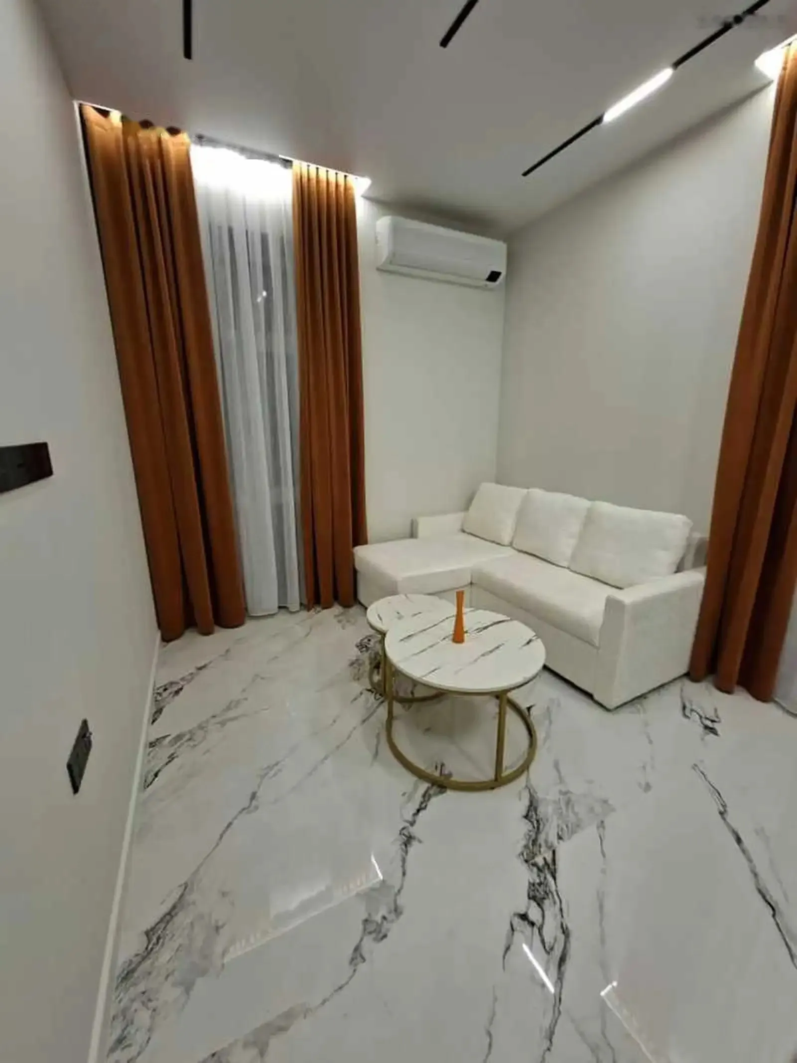 3-комн. квартира, 16 этаж, 87м², пайкари голубой экран