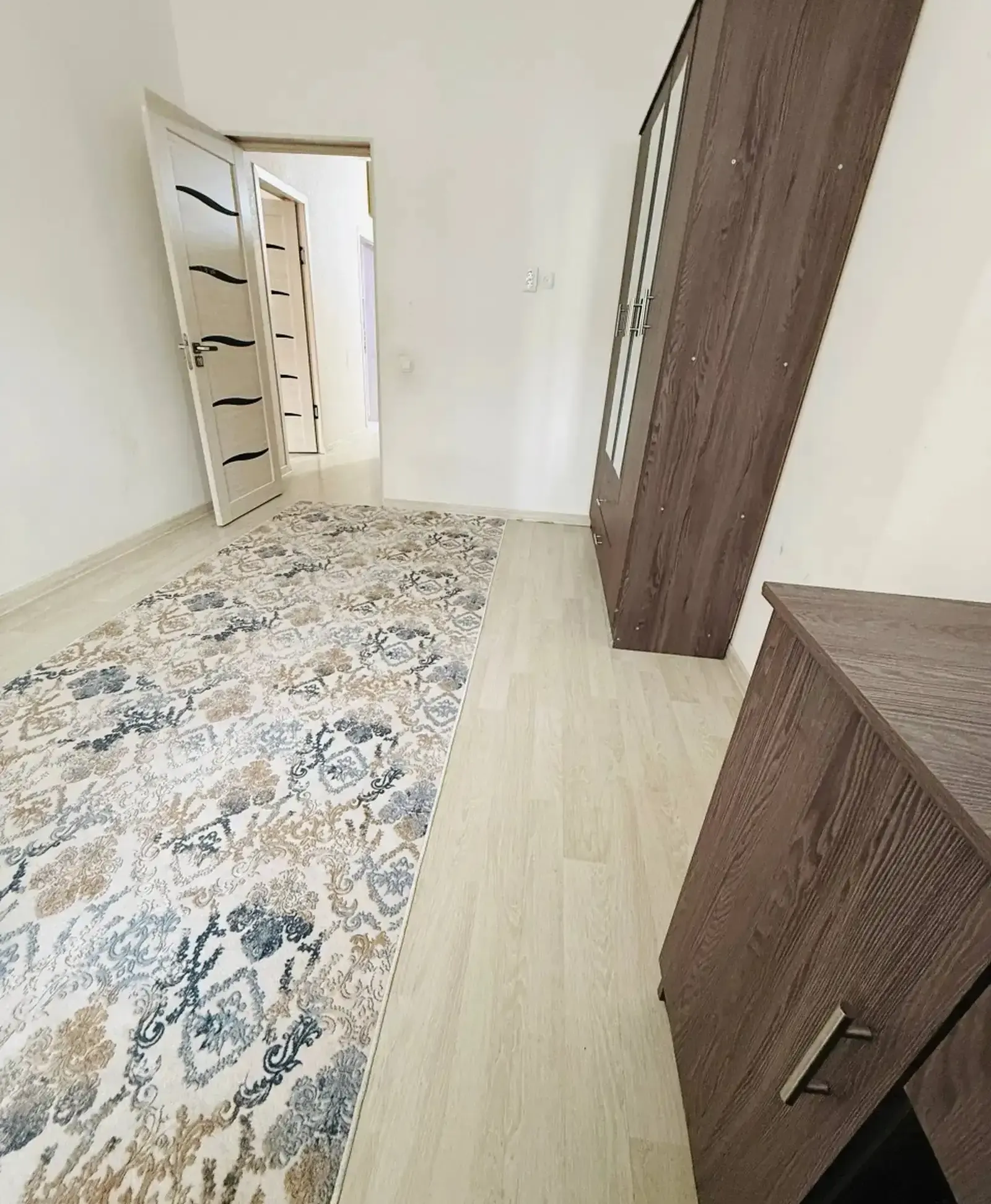 2-комн. квартира, 7 этаж, 65м², 112 мкр  Кафеи Суман