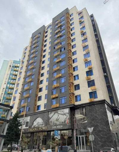 2-комн. квартира, 9 этаж, 77 м², Овир, над мебельным салоном Заранг
