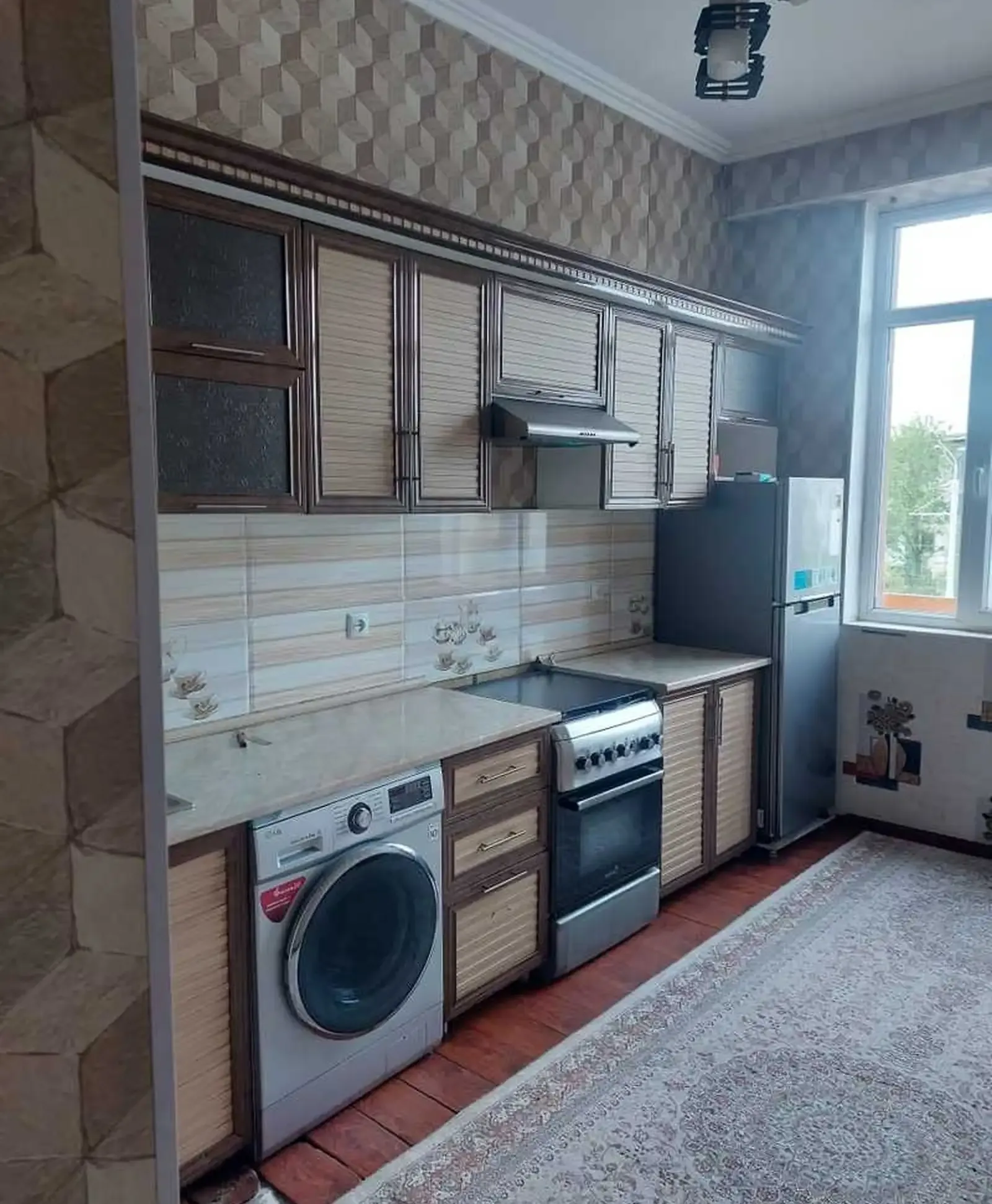2-комн. квартира, 2 этаж, 85м², Фирдавси