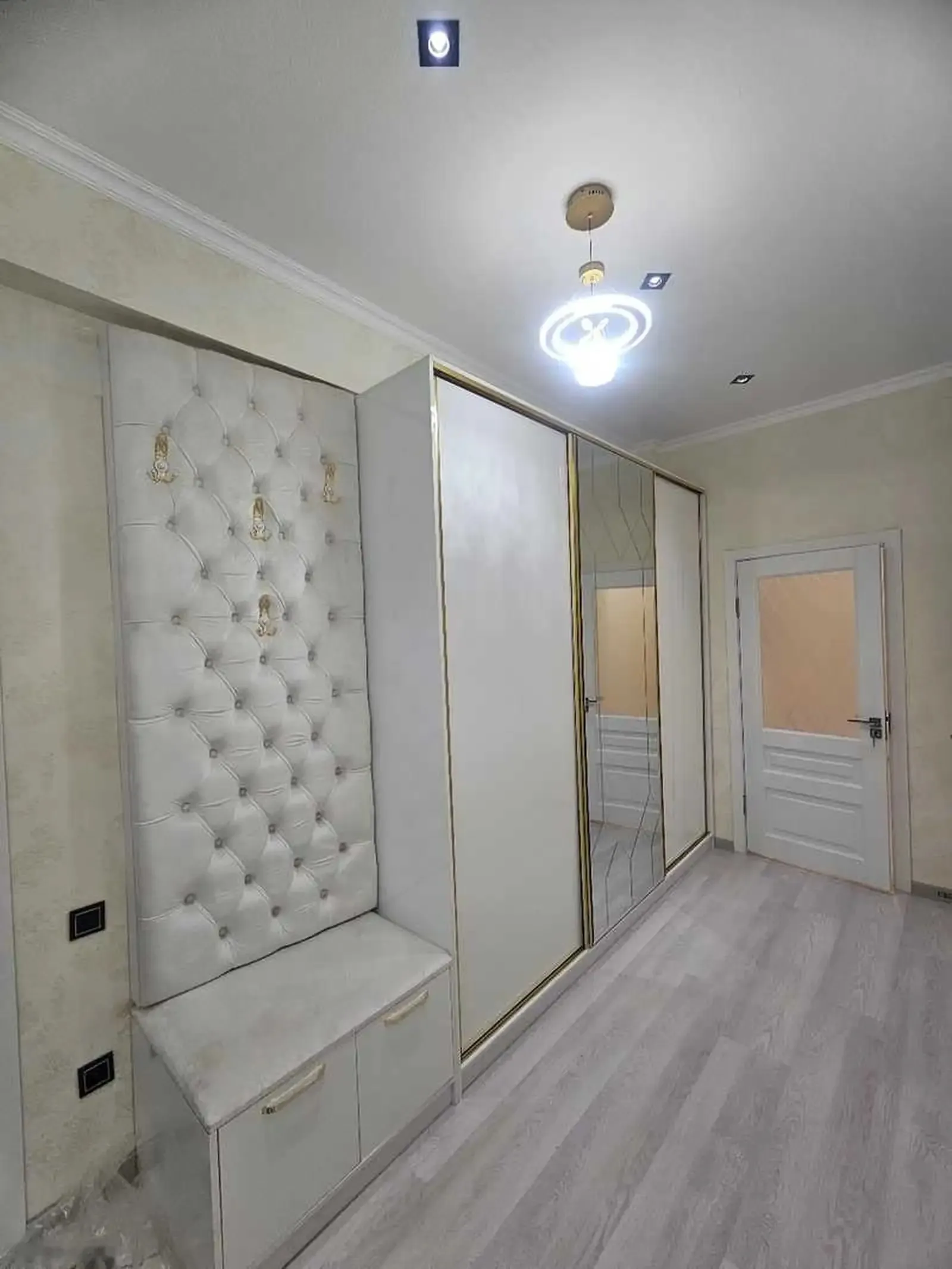 2-комн. квартира, 3 этаж, 80м², Голубой экран