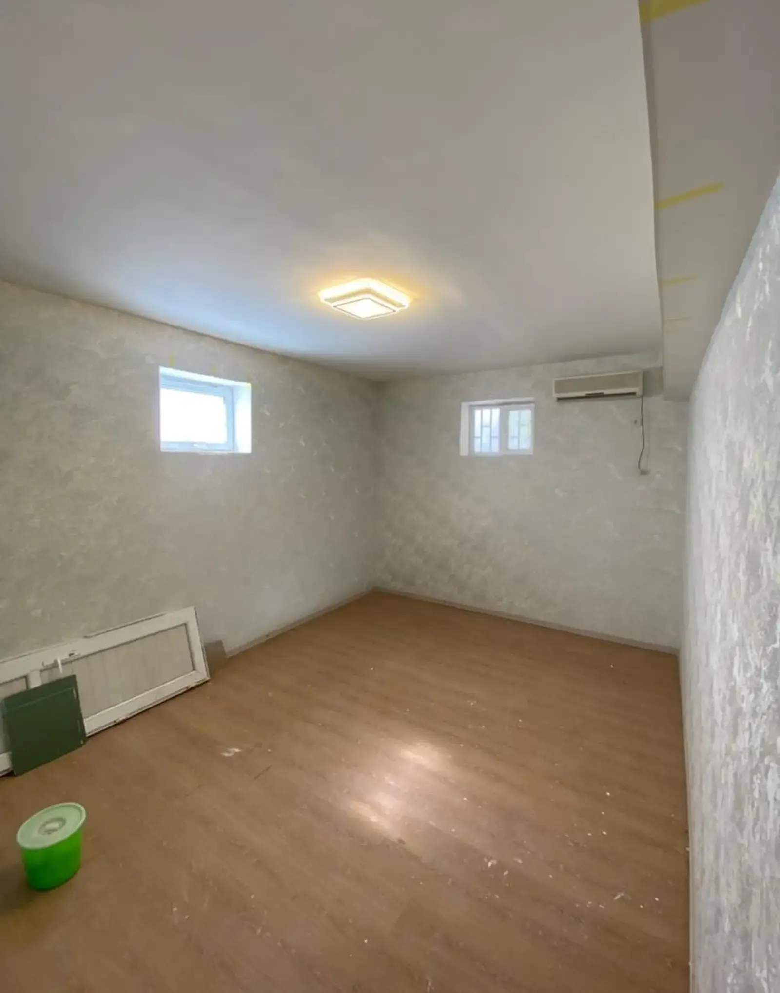 2-комн. квартира, Цокольный этаж, 68 м², Гипразем борбад 93