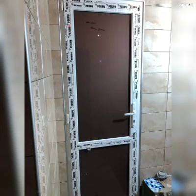 Дверь пластиковая