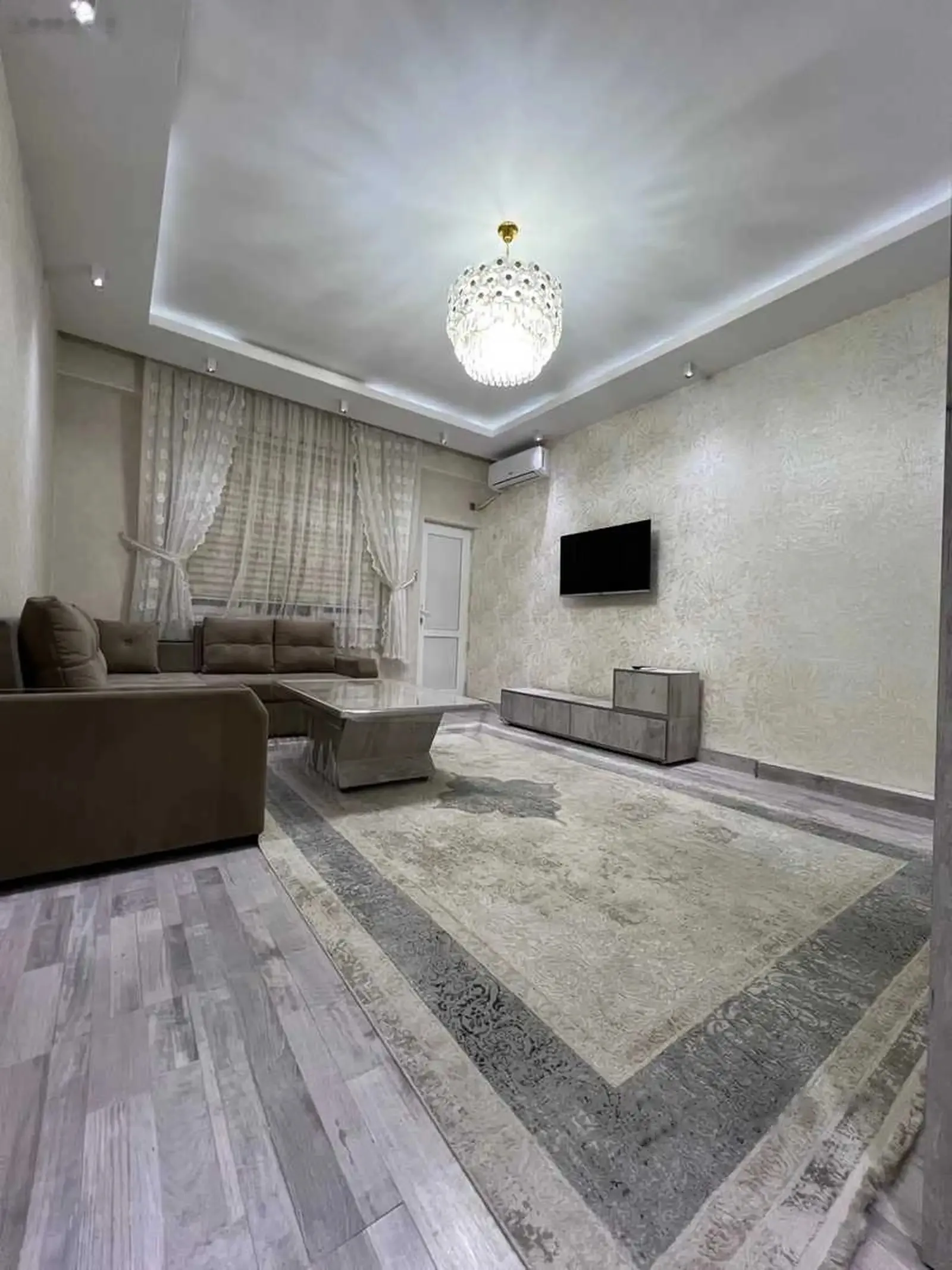 4-комн. квартира, 3 этаж, 133м², ориентир Овир